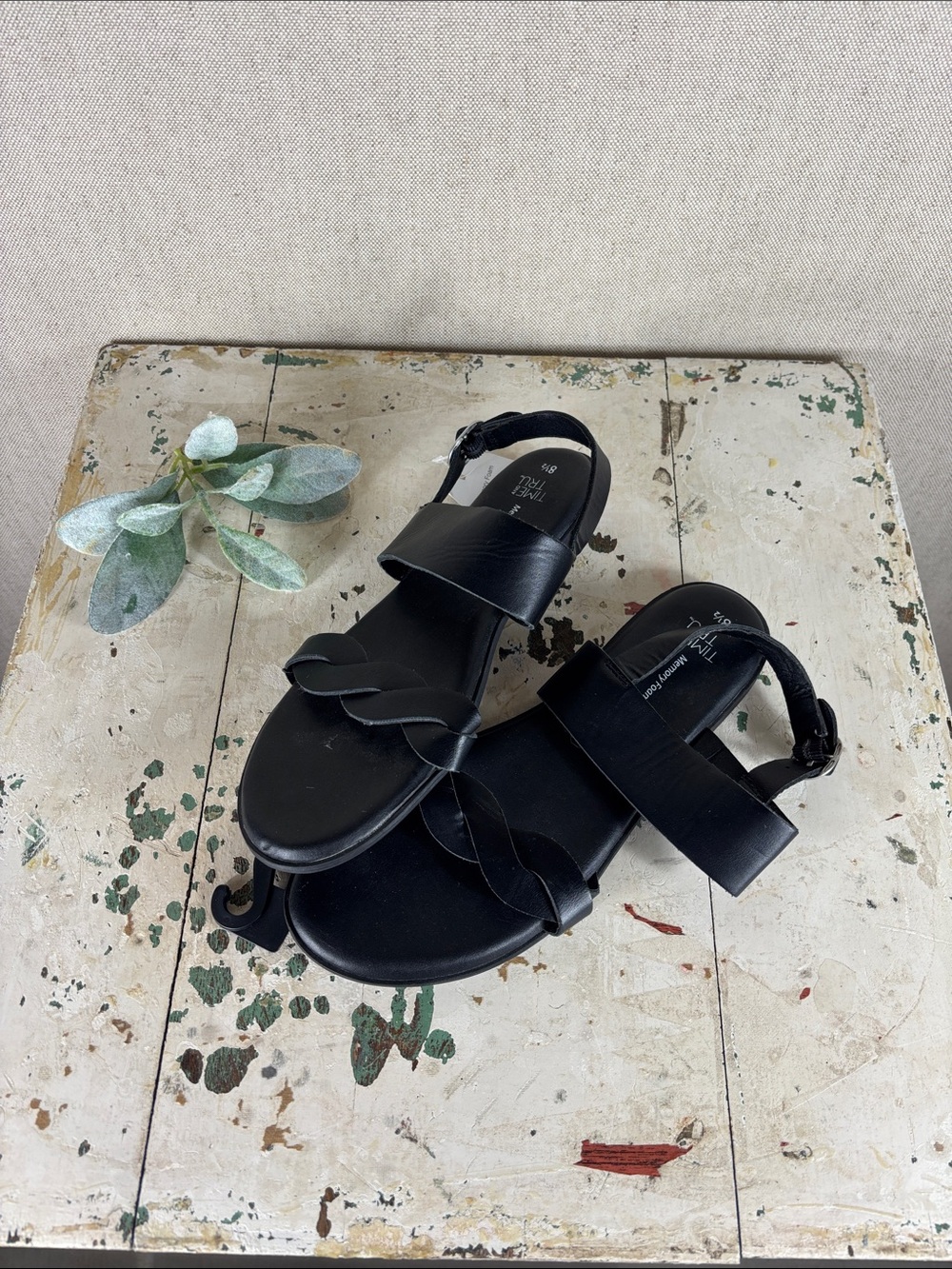 Time And Tru > New with Tags Black Leather Strap Sandals 8.5